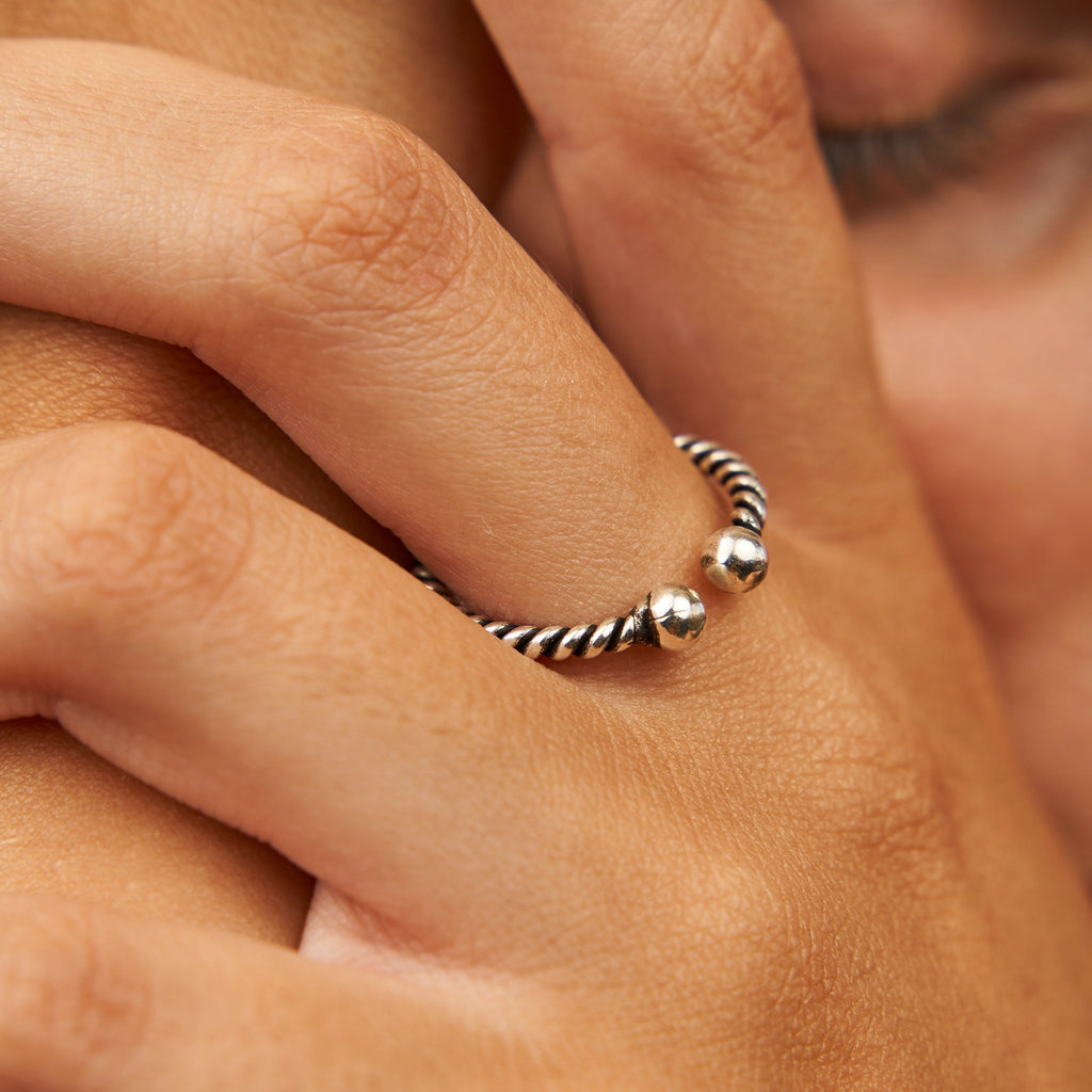 Anel Torcido 2 Bolinhas