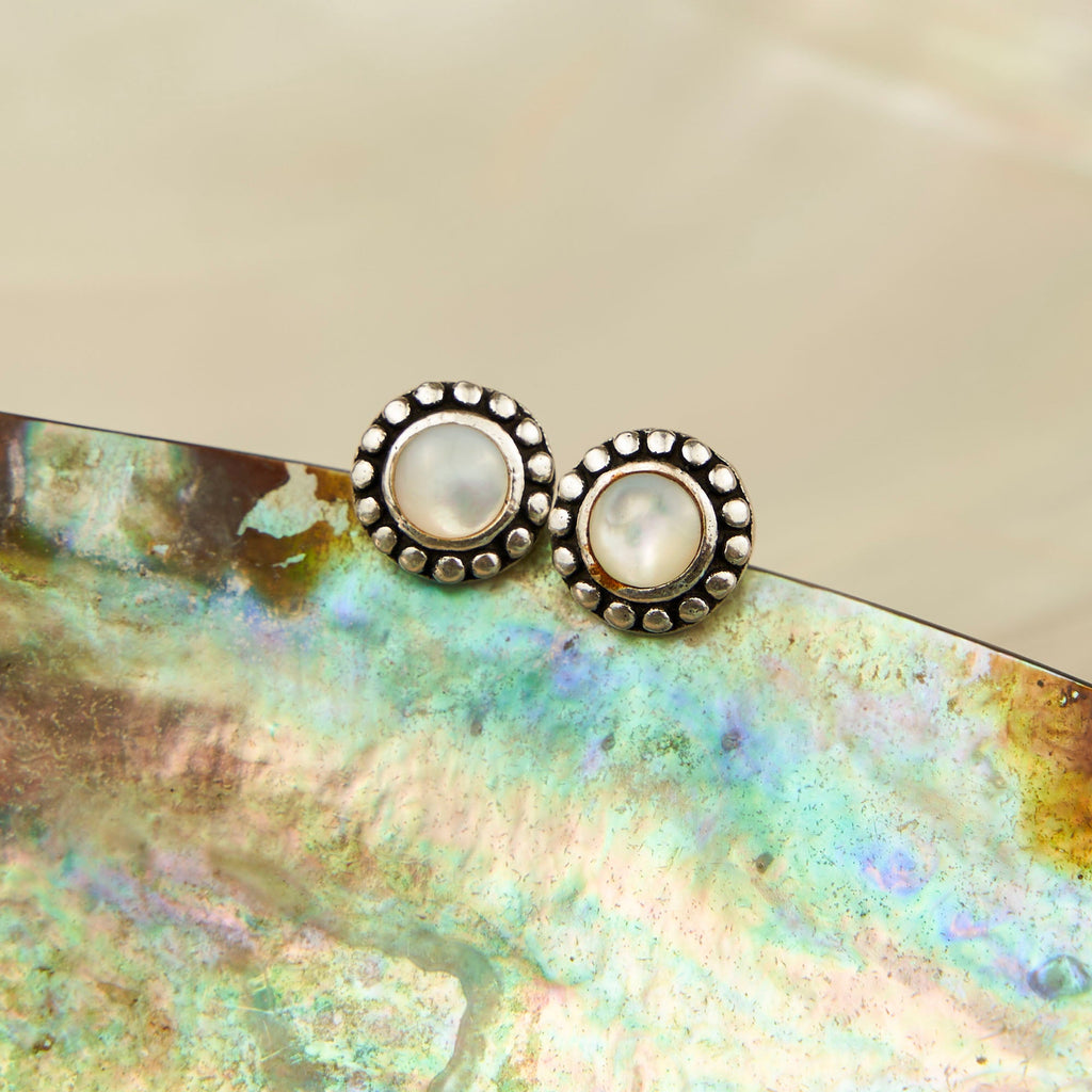 Brincos Circulares Madrepérola