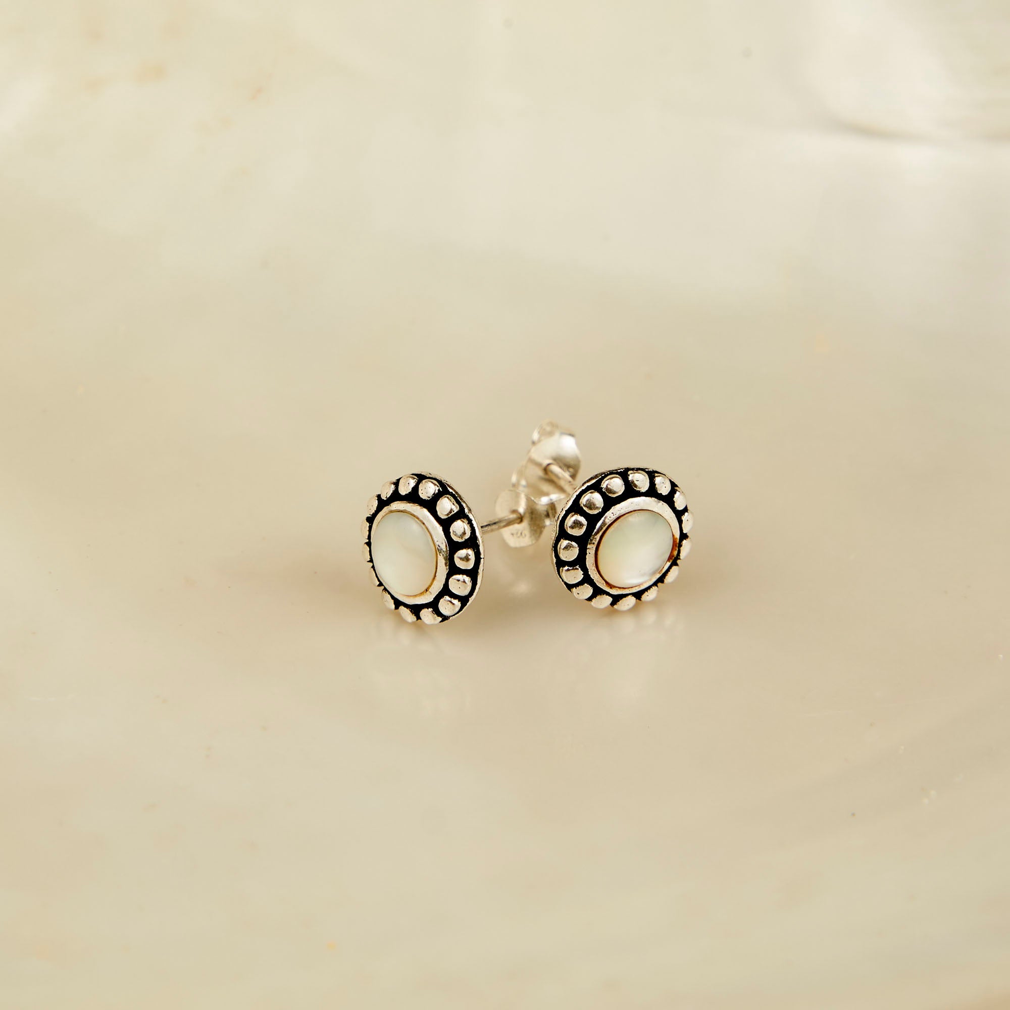 Brincos Circulares Madrepérola