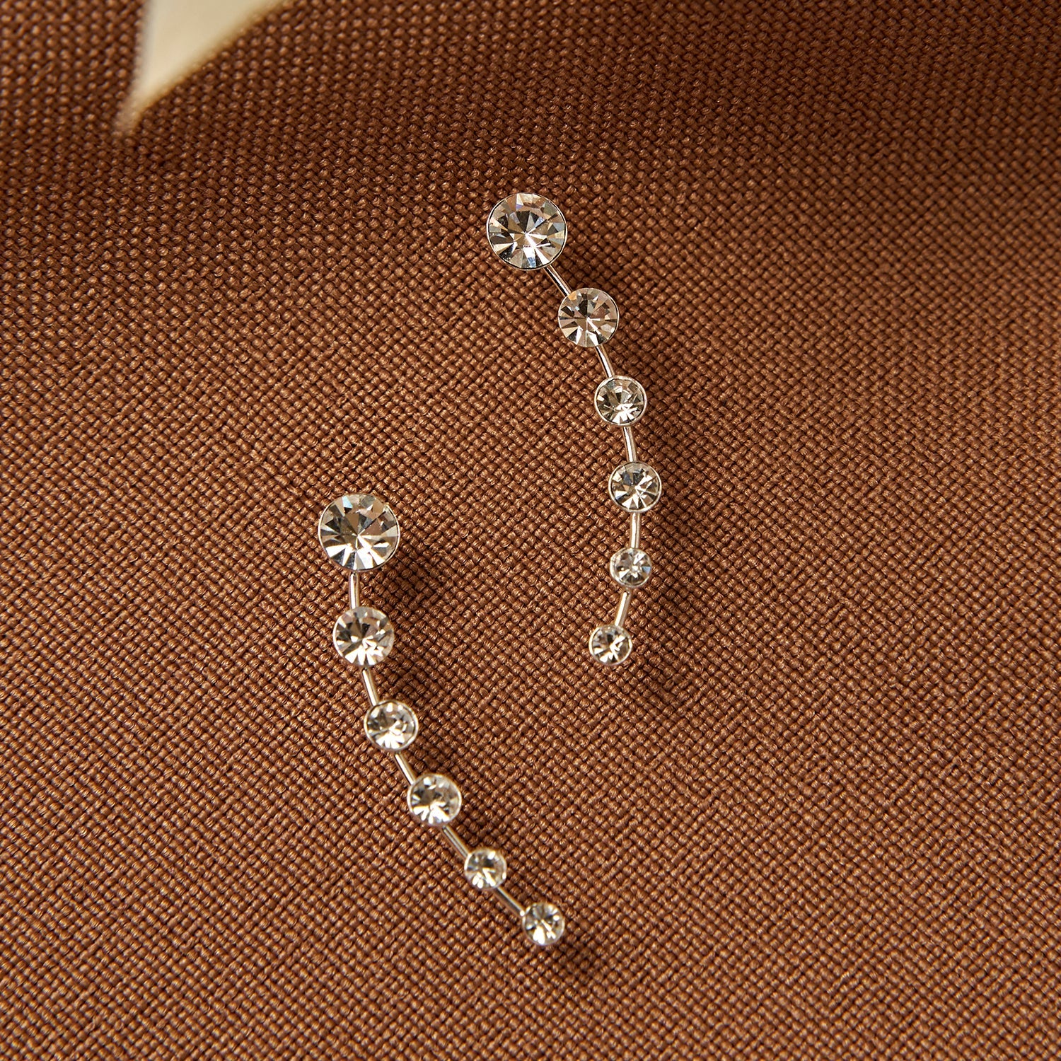 Brincos Corridos 6 Zircónias