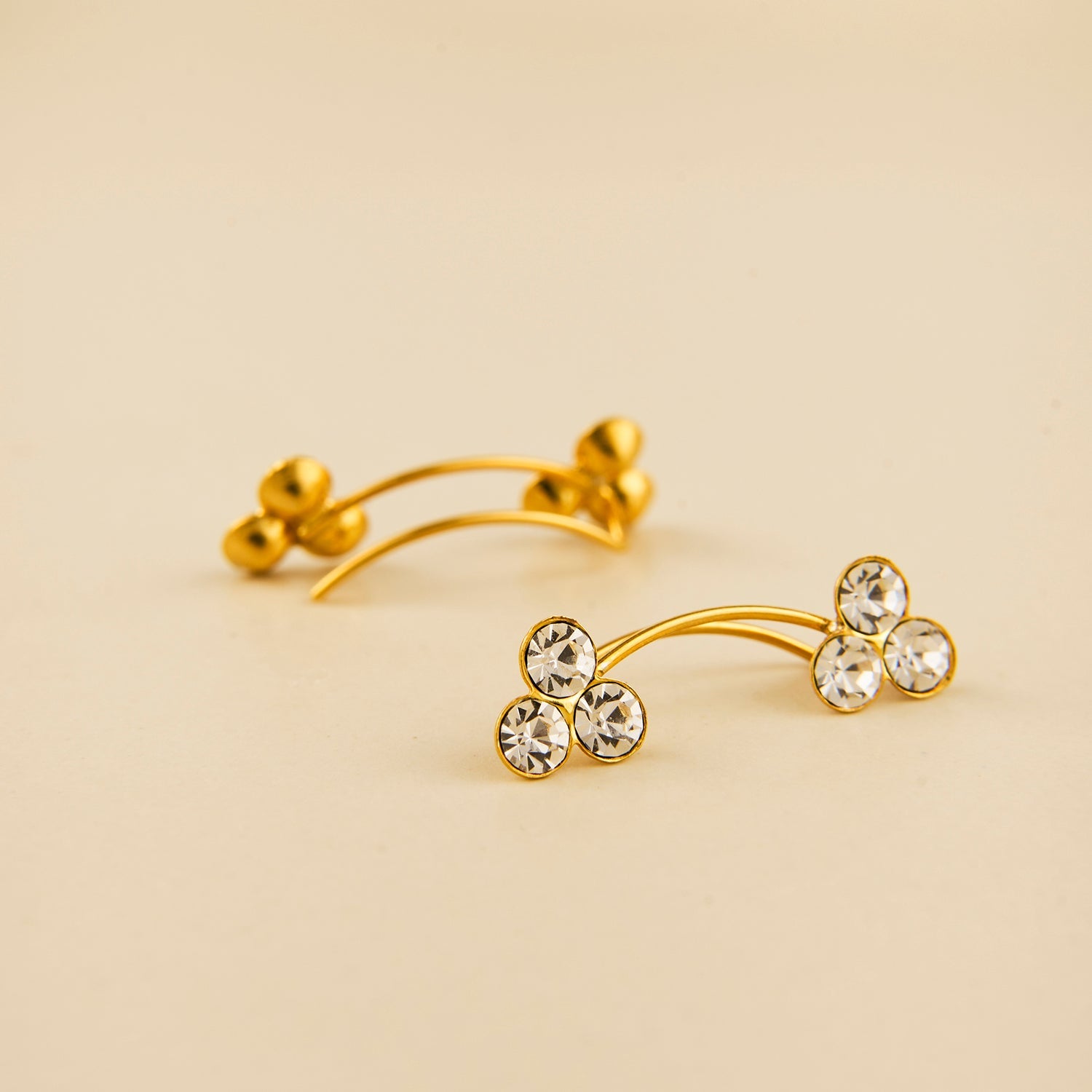 Brincos Corridos Flores Zircónia