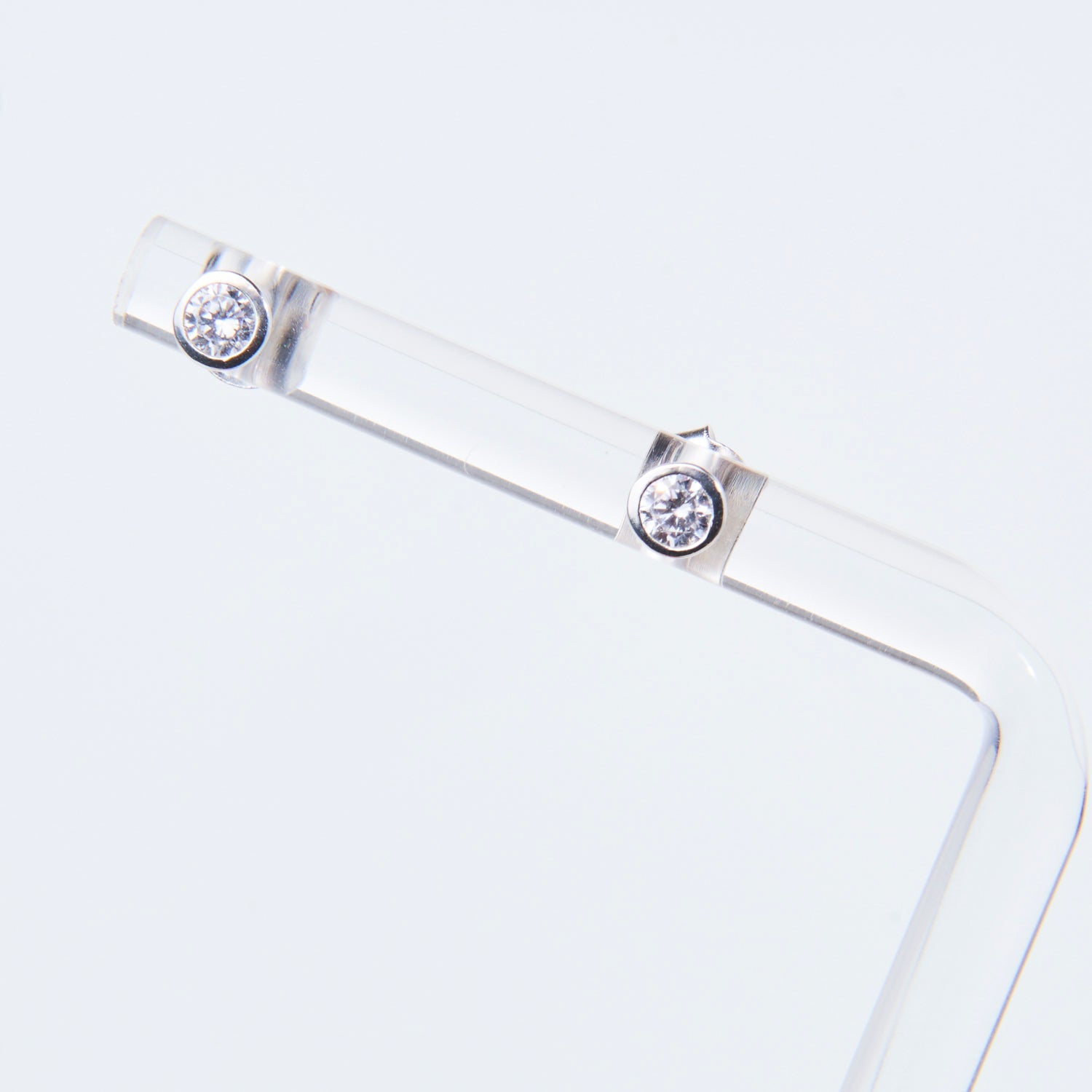 Brincos Mini Ponto de Luz