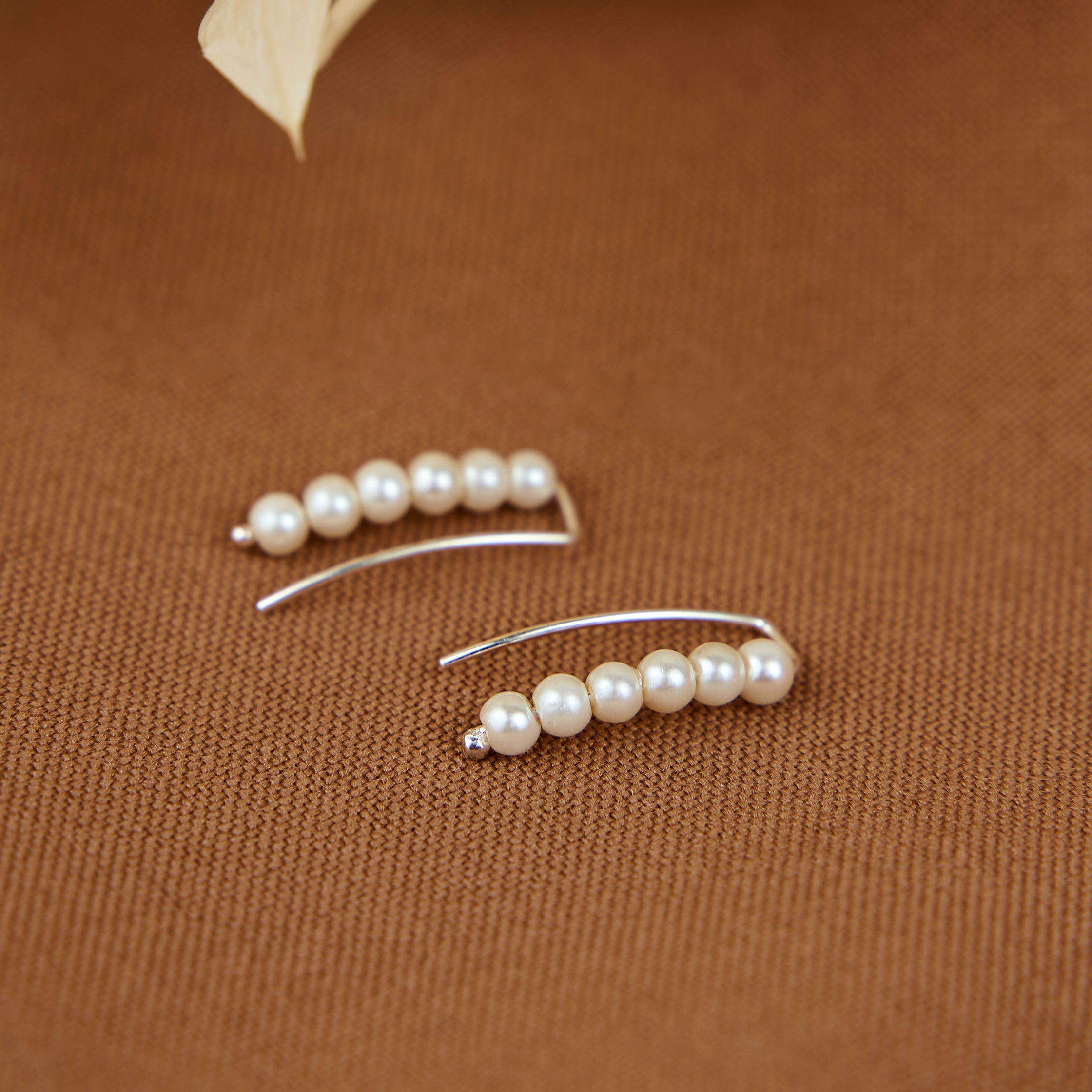 Brincos Corridos com Pérolas